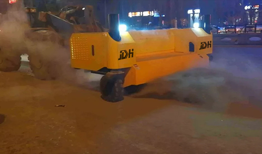 因为有你，这个雪天不在寒冷，除雪保障——九游官网为您服务(图1)